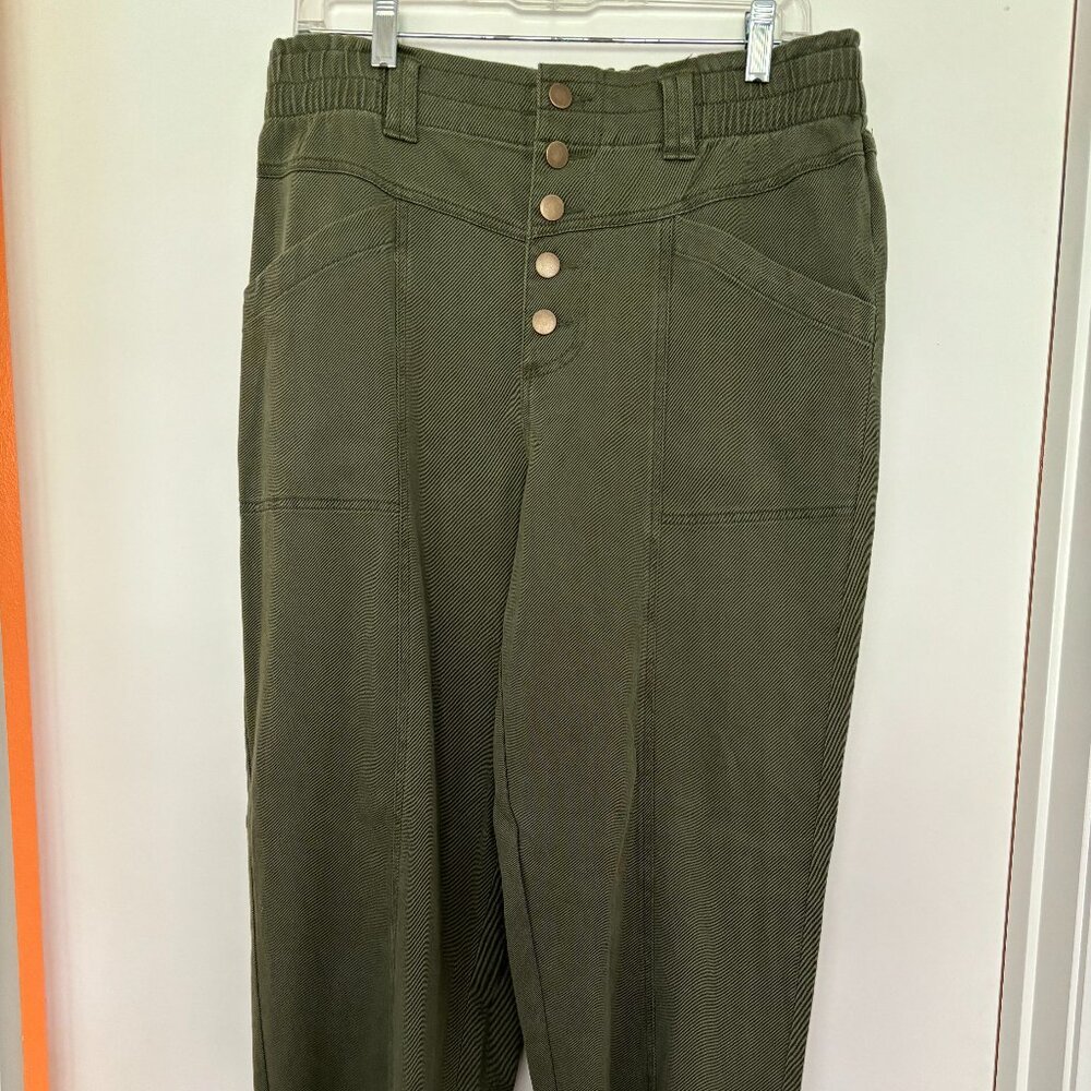Army green versatile pants Med